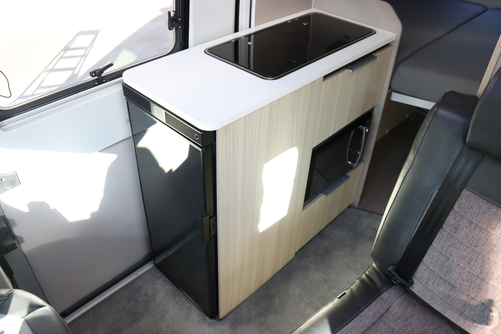 キャンピングカー バンコン ﾃﾞｭｶﾄ ｱﾄﾞﾘｱ ﾂｲﾝ540SPﾌﾟﾗｽ 9AT