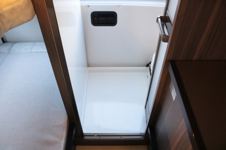 キャンピングカー バンコン ﾊｲｴｰｽ ﾚｸﾋﾞｨ ﾌｧｲﾌﾞｽﾀｰｾﾌﾟﾄ　FF