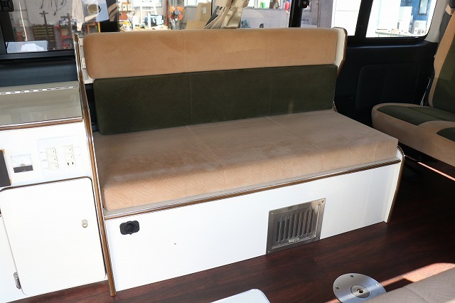 キャンピングカー バンコン ﾊｲｴｰｽ かｰいんてりあ高橋ﾘﾗｯｸｽﾜｺﾞﾝ 4WD