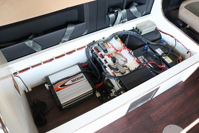 キャンピングカー バンコン ﾊｲｴｰｽ かｰいんてりあ高橋ﾘﾗｯｸｽﾜｺﾞﾝ 4WD