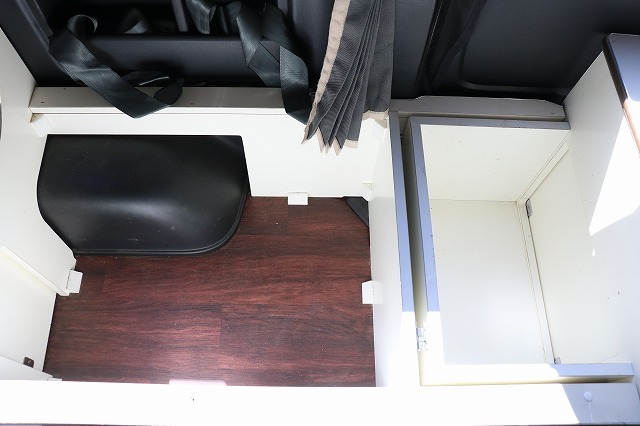 キャンピングカー バンコン ﾊｲｴｰｽ かｰいんてりあ高橋ﾘﾗｯｸｽﾜｺﾞﾝ 4WD