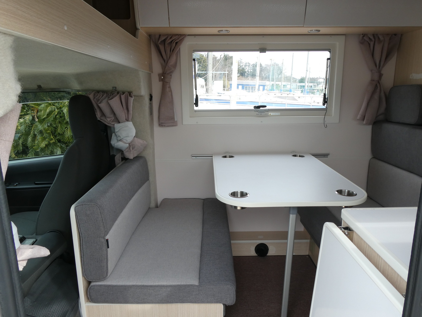 キャンピングカー キャブコン ﾌｧﾝﾙｰﾁｪ　ｳﾗﾙｴｲｼﾞｱ　家ｴｱｺﾝ　ｿｰﾗｰ　FF