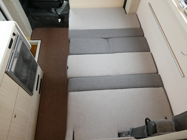 キャンピングカー キャブコン ﾌｧﾝﾙｰﾁｪ　ｳﾗﾙｴｲｼﾞｱ　家ｴｱｺﾝ　ｿｰﾗｰ　FF