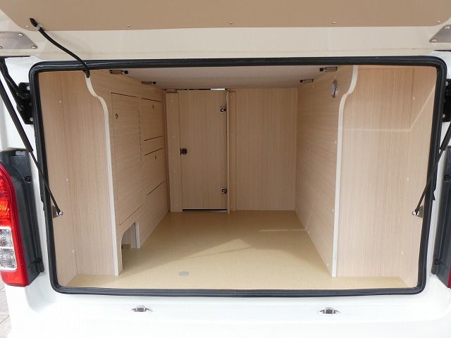 キャンピングカー キャブコン ﾌｧﾝﾙｰﾁｪ　ｳﾗﾙｴｲｼﾞｱ　家ｴｱｺﾝ　ｿｰﾗｰ　FF