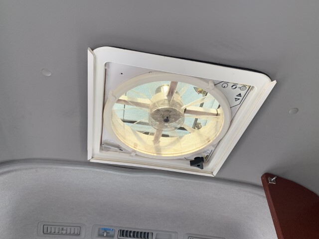 キャンピングカー バンコン OMC ちくら 12Vｸｰﾗｰ FFﾋｰﾀｰ 軽油2WD