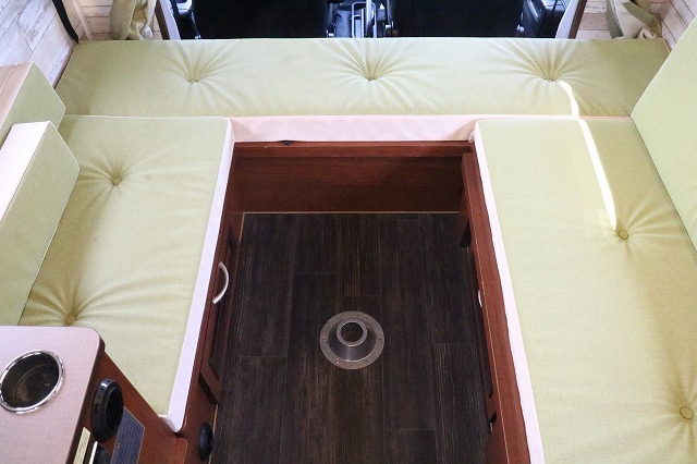 キャンピングカー キャブコン ﾀｳﾝｴｰｽ MYS ﾚｼﾞｽﾄﾛｱｳﾙ　4WD　家庭用AC