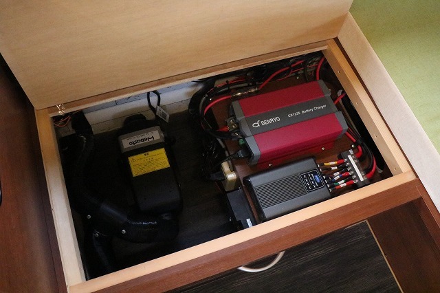 キャンピングカー キャブコン ﾀｳﾝｴｰｽ MYS ﾚｼﾞｽﾄﾛｱｳﾙ　4WD　家庭用AC