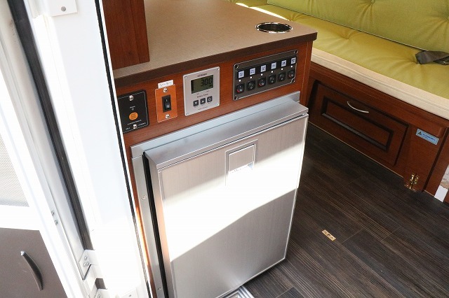 キャンピングカー キャブコン ﾀｳﾝｴｰｽ MYS ﾚｼﾞｽﾄﾛｱｳﾙ　4WD　家庭用AC