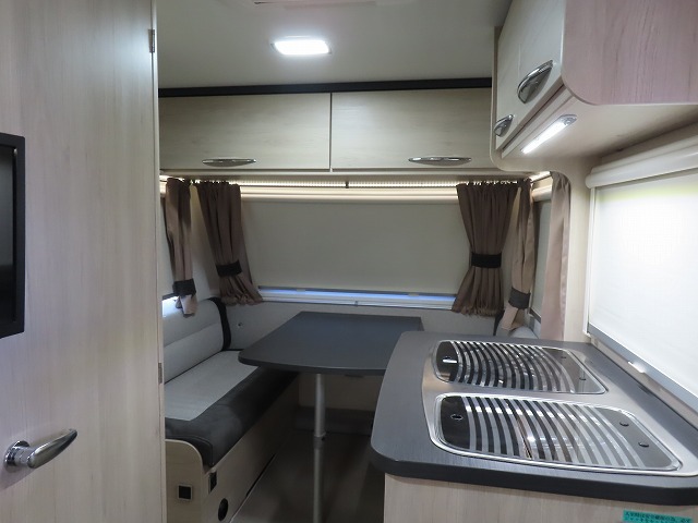 キャンピングカー トレーラー ﾄﾘｶﾞﾉ ｴﾒﾛｰﾄﾞ376Vｴﾃﾞｨｼｮﾝﾌﾟﾚﾐｱﾑ