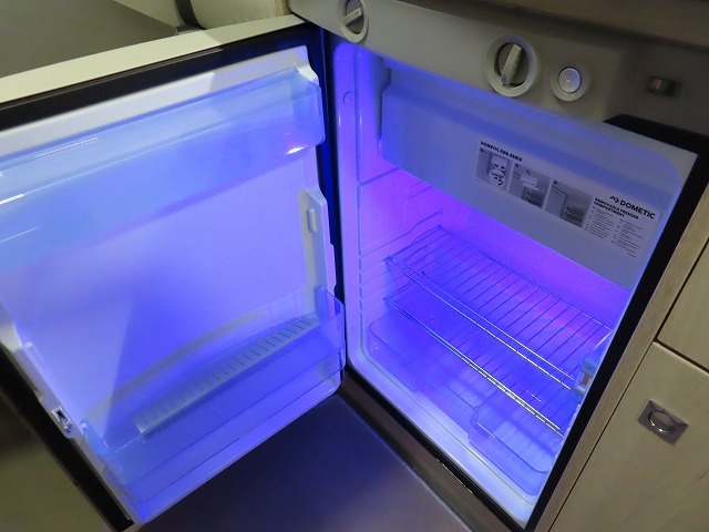 キャンピングカー トレーラー ﾄﾘｶﾞﾉ ｴﾒﾛｰﾄﾞ376Vｴﾃﾞｨｼｮﾝﾌﾟﾚﾐｱﾑ