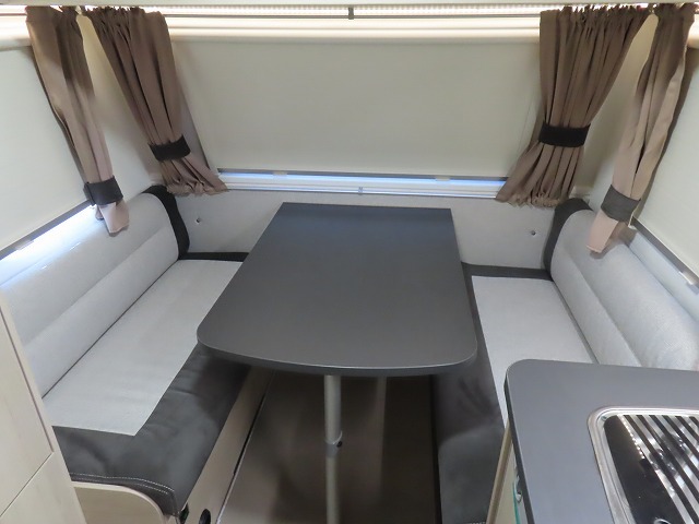 キャンピングカー トレーラー ﾄﾘｶﾞﾉ ｴﾒﾛｰﾄﾞ376Vｴﾃﾞｨｼｮﾝﾌﾟﾚﾐｱﾑ