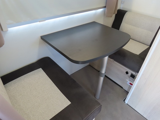 キャンピングカー トレーラー ﾄﾘｶﾞﾉ ｴﾒﾛｰﾄﾞ376Vｴﾃﾞｨｼｮﾝﾌﾟﾚﾐｱﾑ