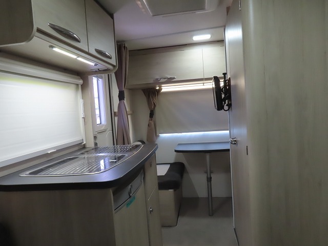 キャンピングカー トレーラー ﾄﾘｶﾞﾉ ｴﾒﾛｰﾄﾞ376Vｴﾃﾞｨｼｮﾝﾌﾟﾚﾐｱﾑ