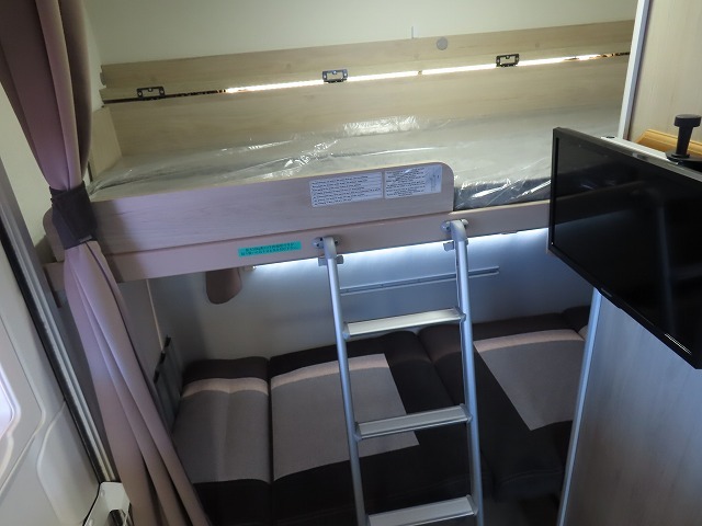 キャンピングカー トレーラー ﾄﾘｶﾞﾉ ｴﾒﾛｰﾄﾞ376Vｴﾃﾞｨｼｮﾝﾌﾟﾚﾐｱﾑ