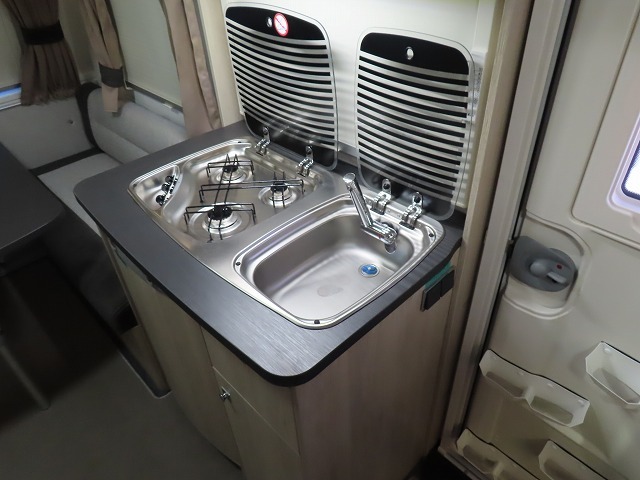 キャンピングカー トレーラー ﾄﾘｶﾞﾉ ｴﾒﾛｰﾄﾞ376Vｴﾃﾞｨｼｮﾝﾌﾟﾚﾐｱﾑ