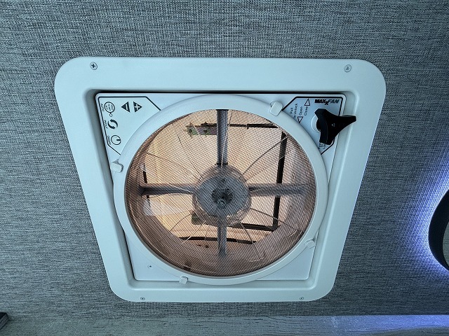 キャンピングカー バンコン ﾊｲｴｰｽ ﾘﾝｴｲ ﾊﾞｶﾝﾁｪｽﾀﾞｲﾈｯﾄ 4WD