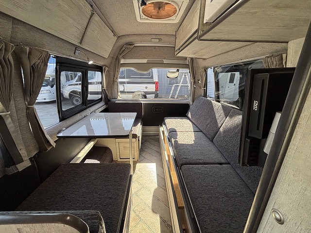 キャンピングカー バンコン ﾊｲｴｰｽ ﾘﾝｴｲ ﾊﾞｶﾝﾁｪｽﾀﾞｲﾈｯﾄ 4WD