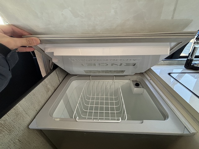 キャンピングカー バンコン ﾊｲｴｰｽ ﾘﾝｴｲ ﾊﾞｶﾝﾁｪｽﾀﾞｲﾈｯﾄ 4WD