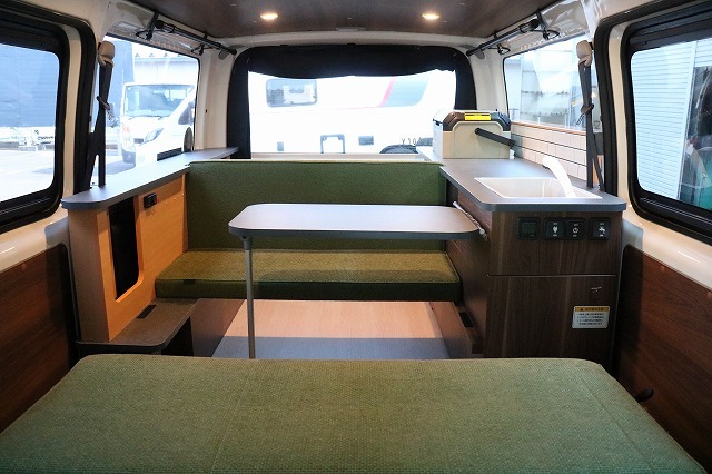 キャンピングカー バンコン ﾊｲｴｰｽ ﾄｲﾌｧｸﾄﾘｰ ｸﾞﾘｰﾝﾊﾞﾃﾞｨ 4WD