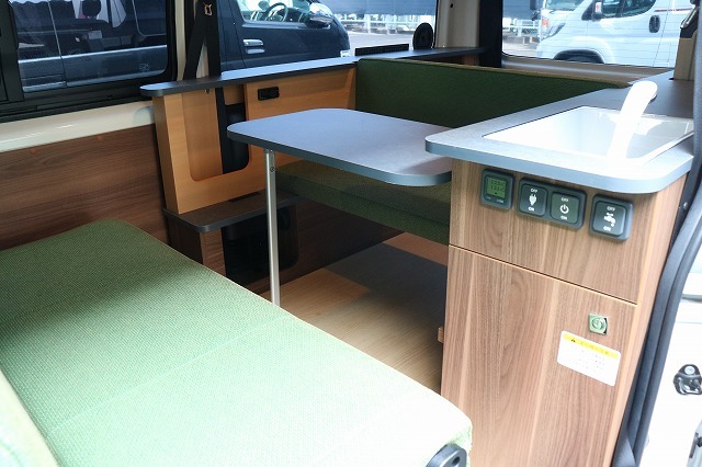 キャンピングカー バンコン ﾊｲｴｰｽ ﾄｲﾌｧｸﾄﾘｰ ｸﾞﾘｰﾝﾊﾞﾃﾞｨ 4WD