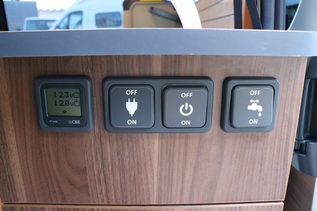 キャンピングカー バンコン ﾊｲｴｰｽ ﾄｲﾌｧｸﾄﾘｰ ｸﾞﾘｰﾝﾊﾞﾃﾞｨ 4WD