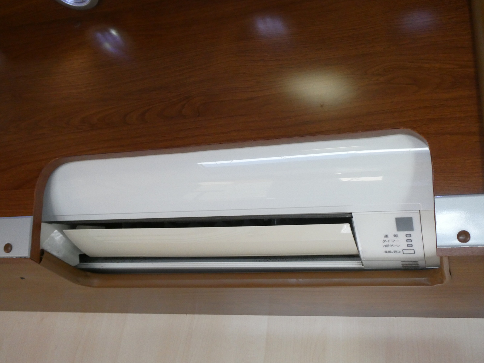 キャンピングカー キャブコン ﾊﾞﾝﾃｯｸ　ｼﾞﾙ520　家AC　FF　ｶﾞｽ式温水ﾎﾞｲﾗｰ