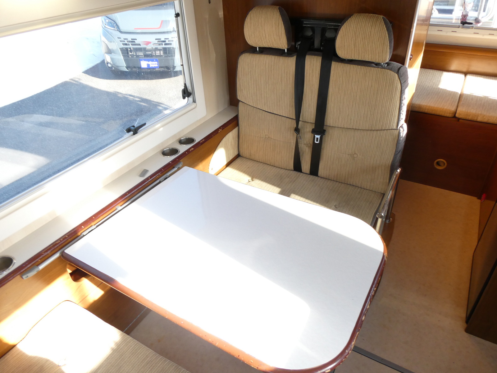 キャンピングカー キャブコン ﾊﾞﾝﾃｯｸ　ｼﾞﾙ520　家AC　FF　ｶﾞｽ式温水ﾎﾞｲﾗｰ