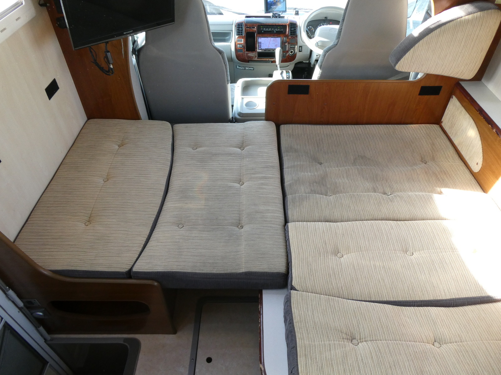 キャンピングカー キャブコン ﾊﾞﾝﾃｯｸ　ｼﾞﾙ520　家AC　FF　ｶﾞｽ式温水ﾎﾞｲﾗｰ