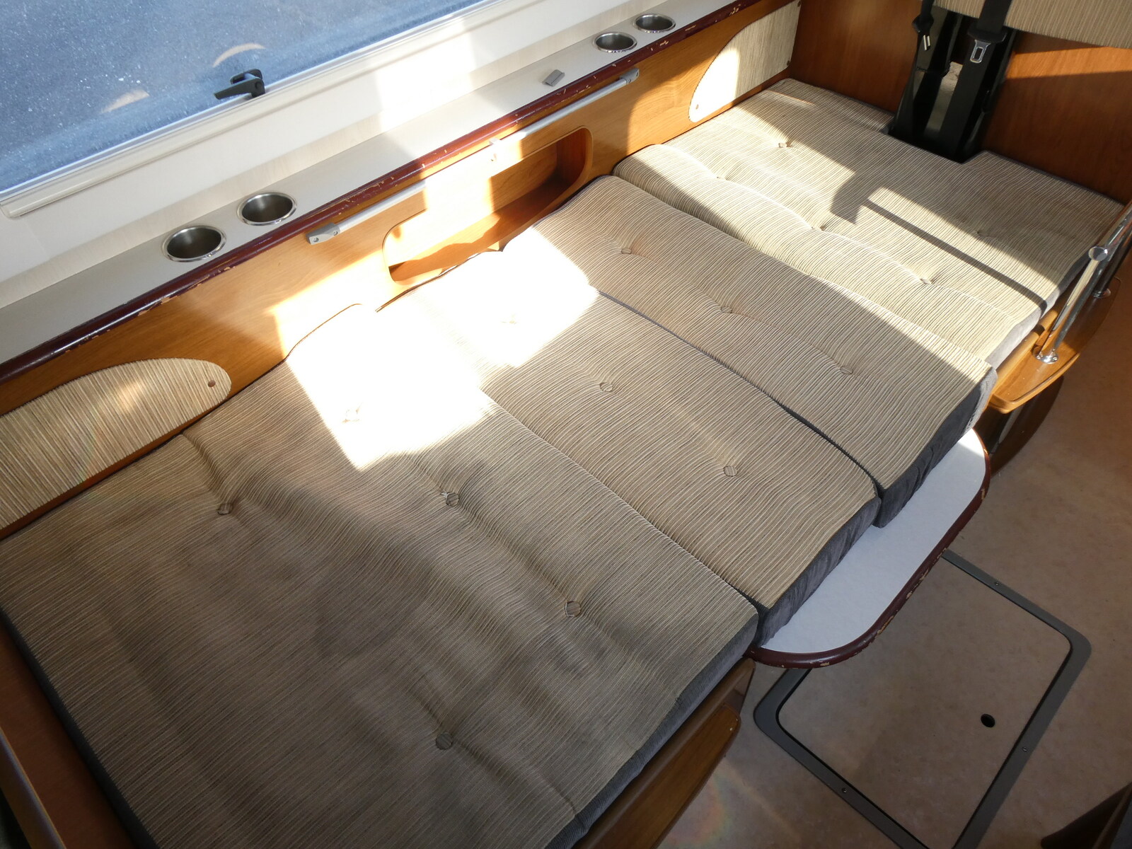 キャンピングカー キャブコン ﾊﾞﾝﾃｯｸ　ｼﾞﾙ520　家AC　FF　ｶﾞｽ式温水ﾎﾞｲﾗｰ