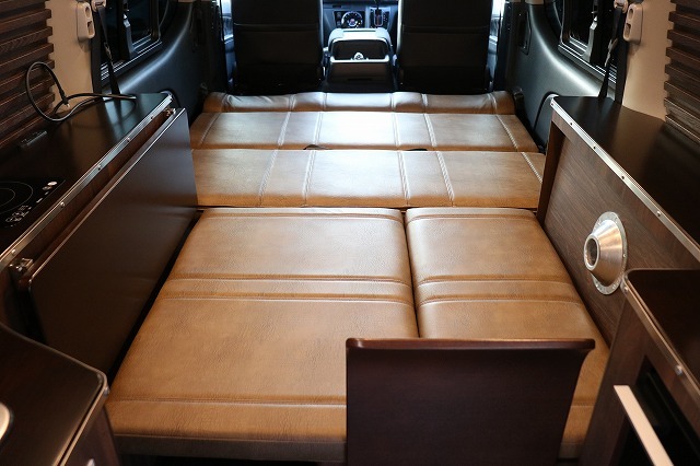 キャンピングカー バンコン ｷｬﾗﾊﾞﾝ ｵｰﾛﾗｴｸｽｸﾙｰｼﾌﾞｱｰﾁｻﾞﾝ　4WD