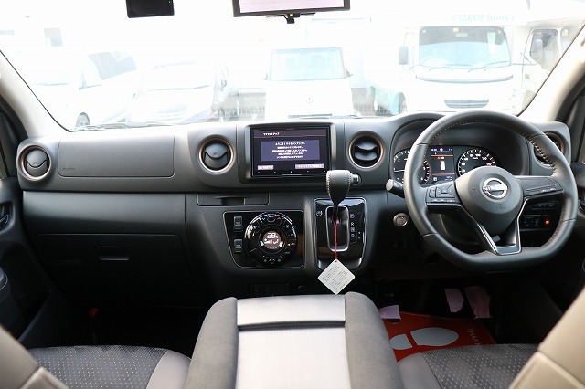 キャンピングカー バンコン ｷｬﾗﾊﾞﾝ ｵｰﾛﾗｴｸｽｸﾙｰｼﾌﾞｱｰﾁｻﾞﾝ　4WD