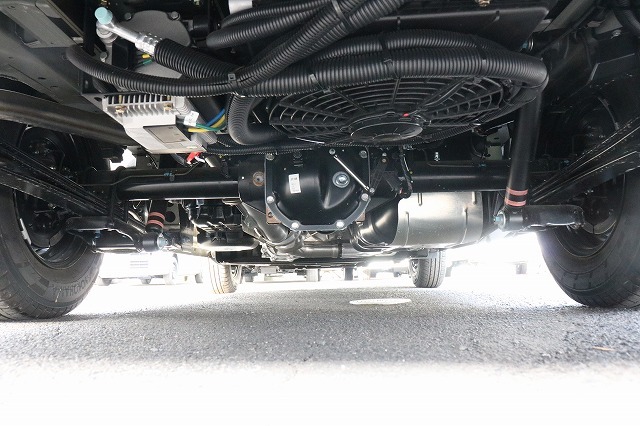 キャンピングカー バンコン ｷｬﾗﾊﾞﾝ ｵｰﾛﾗｴｸｽｸﾙｰｼﾌﾞｱｰﾁｻﾞﾝ　4WD