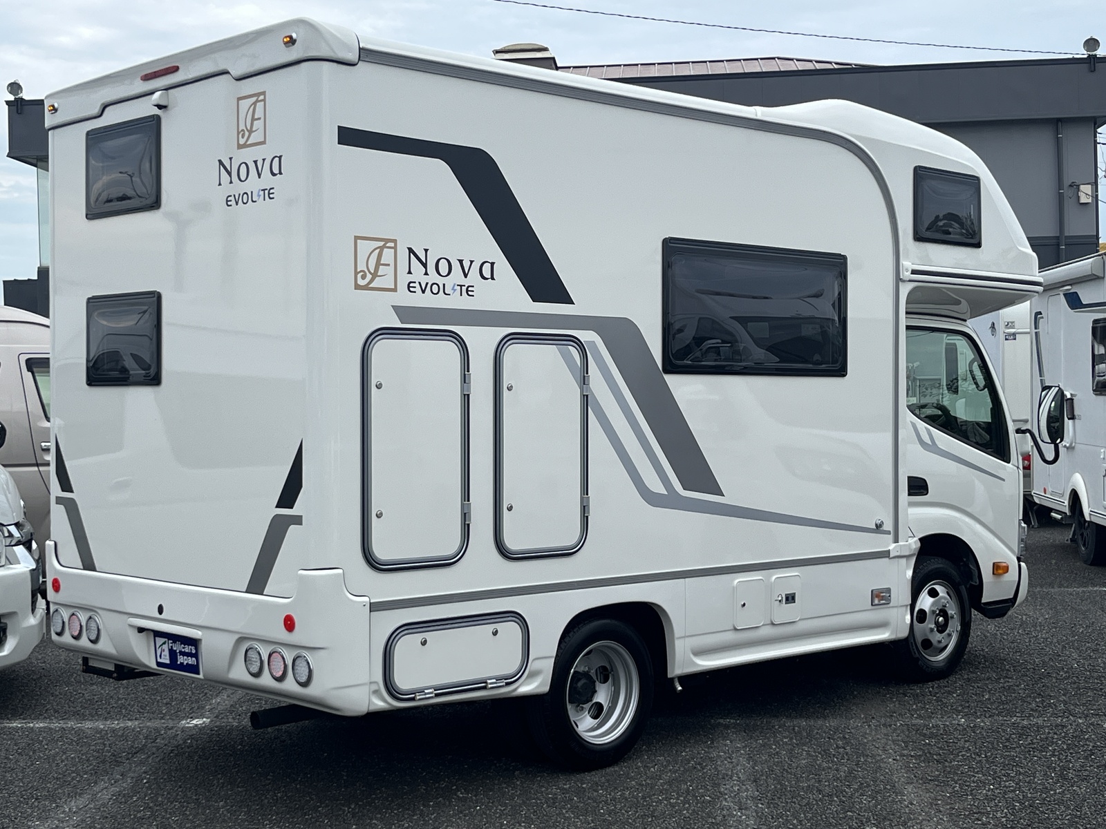 キャンピングカー キャブコン ｶﾑﾛｰﾄﾞﾌｼﾞｶｰｽﾞｼﾞｬﾊﾟﾝNovaﾀｲﾌﾟW新車