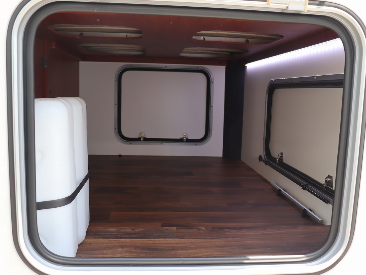 キャンピングカー キャブコン ﾌｼﾞｶｰｽﾞｼﾞｬﾊﾟﾝ NOVA ﾀｲﾌﾟR 新車