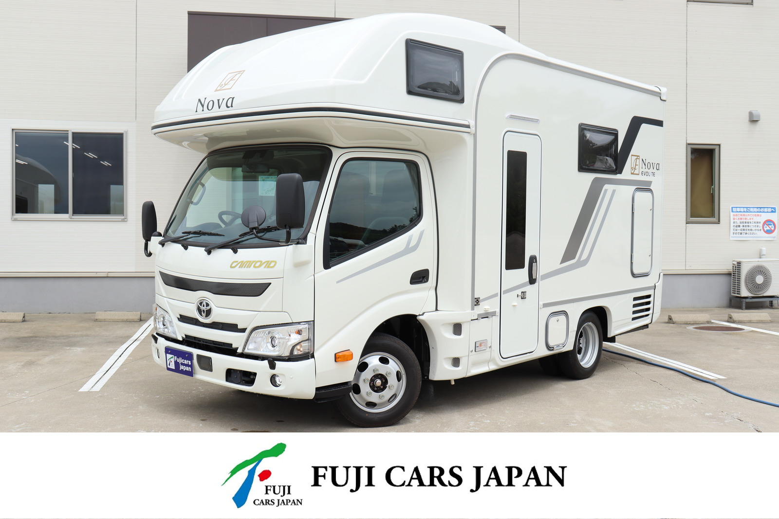 キャンピングカー キャブコン カムロードフジカーズジャパンNovaW 4WD新車