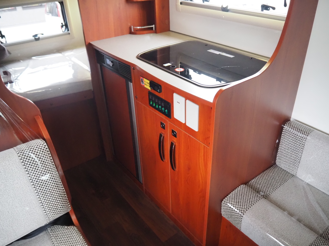 キャンピングカー キャブコン ｶﾑﾛｰﾄﾞﾌｼﾞｶｰｽﾞｼﾞｬﾊﾟﾝNovaW 4WD新車