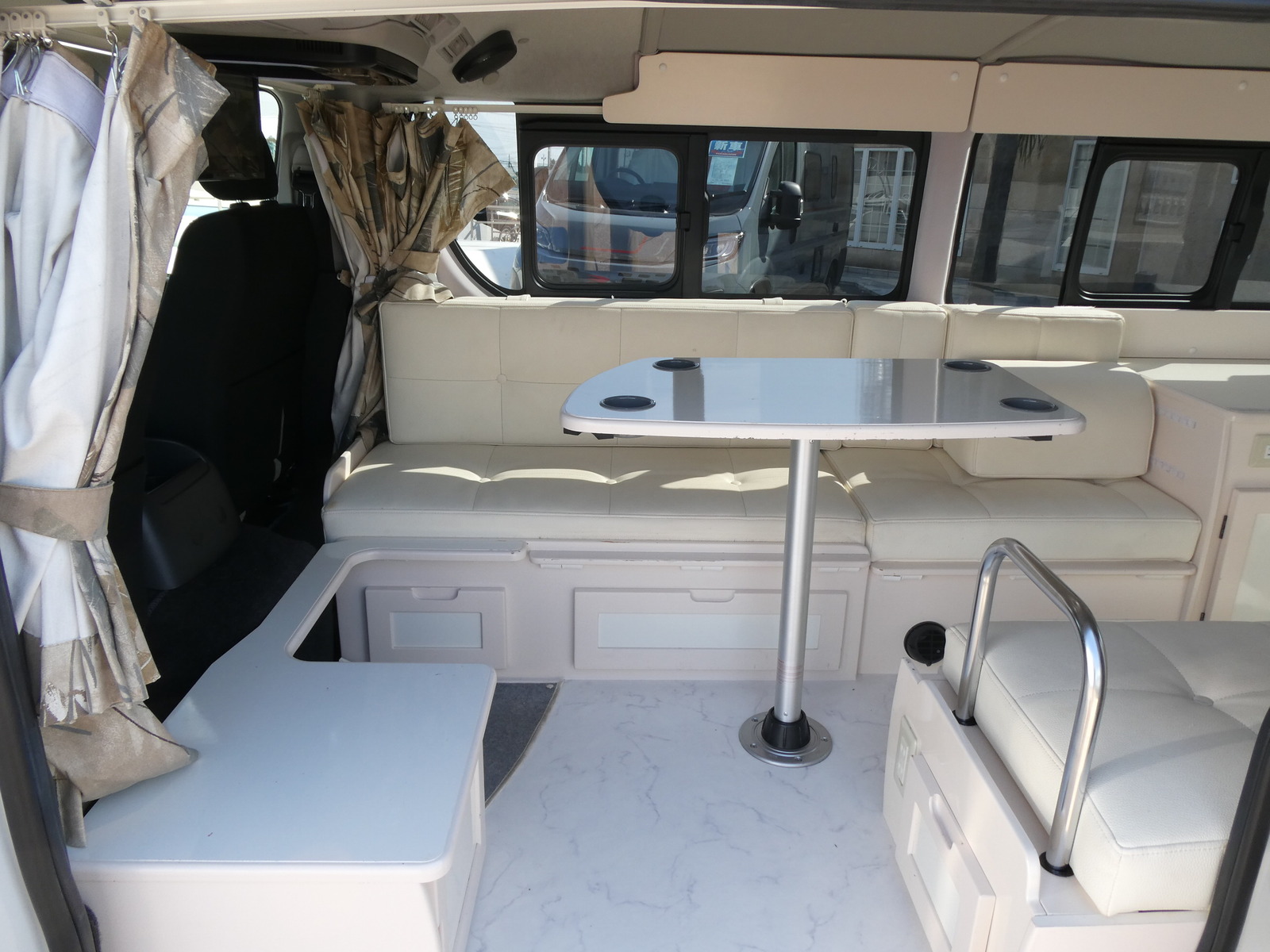 キャンピングカー バンコン RVﾋﾞｯｸﾌｯﾄ　ｽｳｨﾝｸﾞN4.7　FF　ｵｰﾆﾝｸﾞ