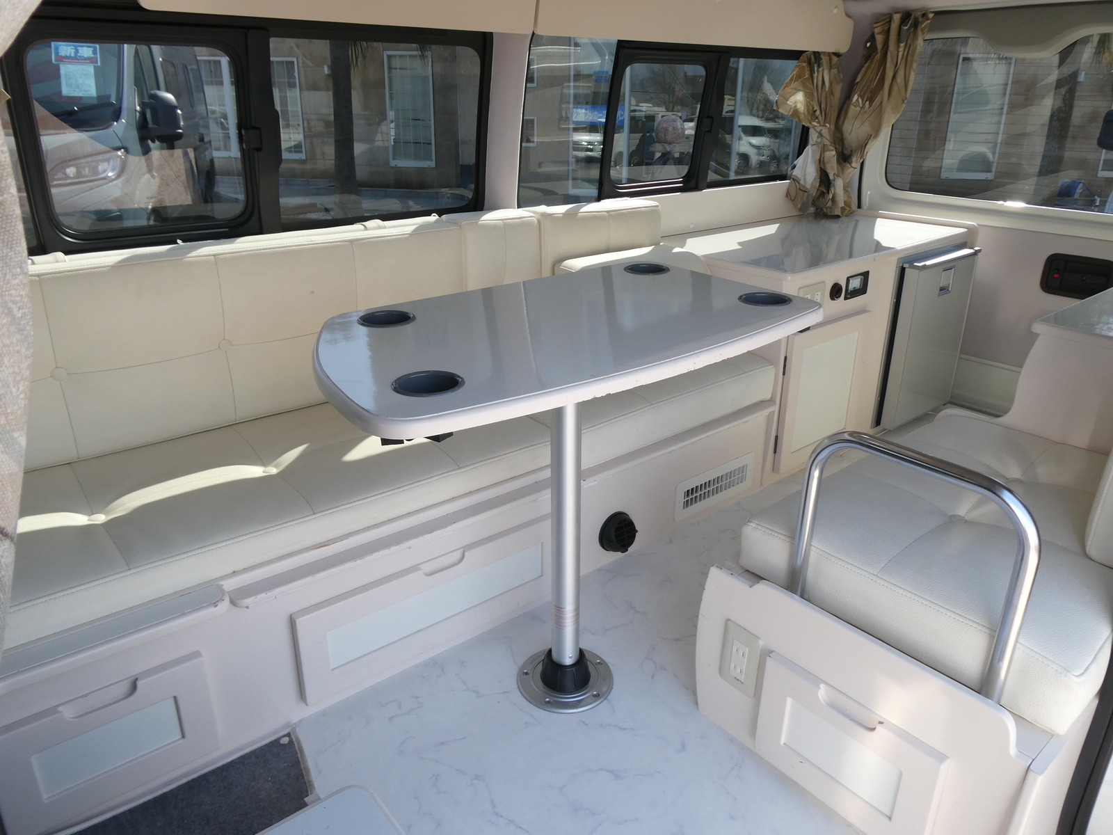 キャンピングカー バンコン RVﾋﾞｯｸﾌｯﾄ　ｽｳｨﾝｸﾞN4.7　FF　ｵｰﾆﾝｸﾞ