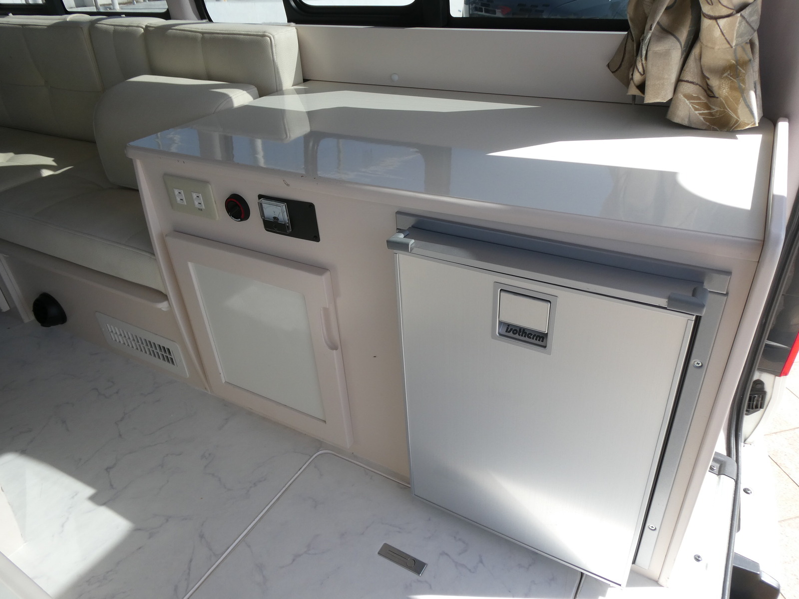 キャンピングカー バンコン RVﾋﾞｯｸﾌｯﾄ　ｽｳｨﾝｸﾞN4.7　FF　ｵｰﾆﾝｸﾞ