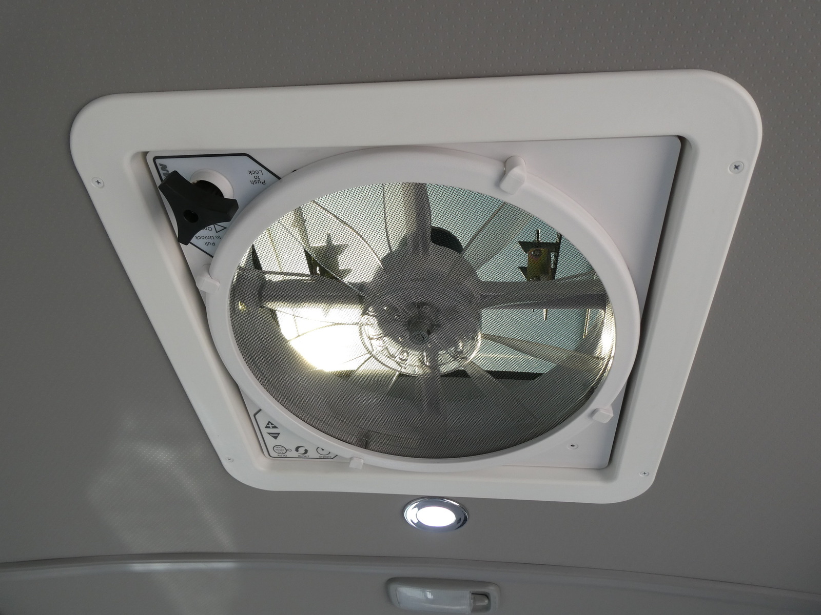 キャンピングカー バンコン RVﾋﾞｯｸﾌｯﾄ　ｽｳｨﾝｸﾞN4.7　FF　ｵｰﾆﾝｸﾞ