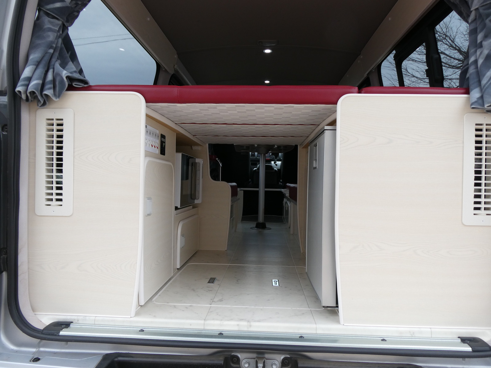 キャンピングカー バンコン RVﾋﾞｯｸﾌｯﾄ　ｽｳｨﾝｸﾞN4.7　冷蔵庫　ｲﾝﾊﾞｰﾀｰ