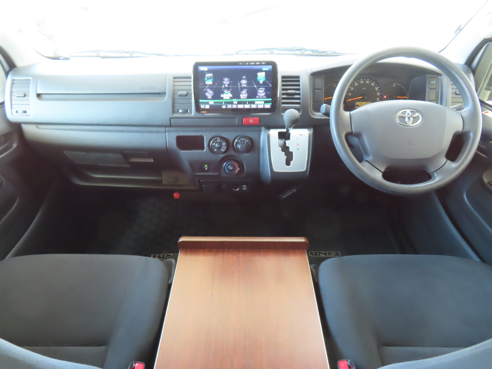 キャンピングカー バンコン ﾊｲｴｰｽ ﾘﾝｴｲ ﾊﾞｶﾝﾁｪｽMOMO　ﾃﾞｨｰｾﾞﾙ