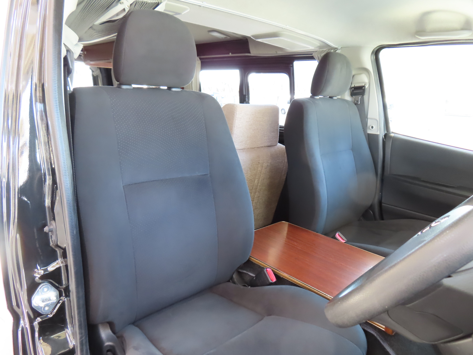 キャンピングカー バンコン ﾊｲｴｰｽ ﾘﾝｴｲ ﾊﾞｶﾝﾁｪｽMOMO　ﾃﾞｨｰｾﾞﾙ