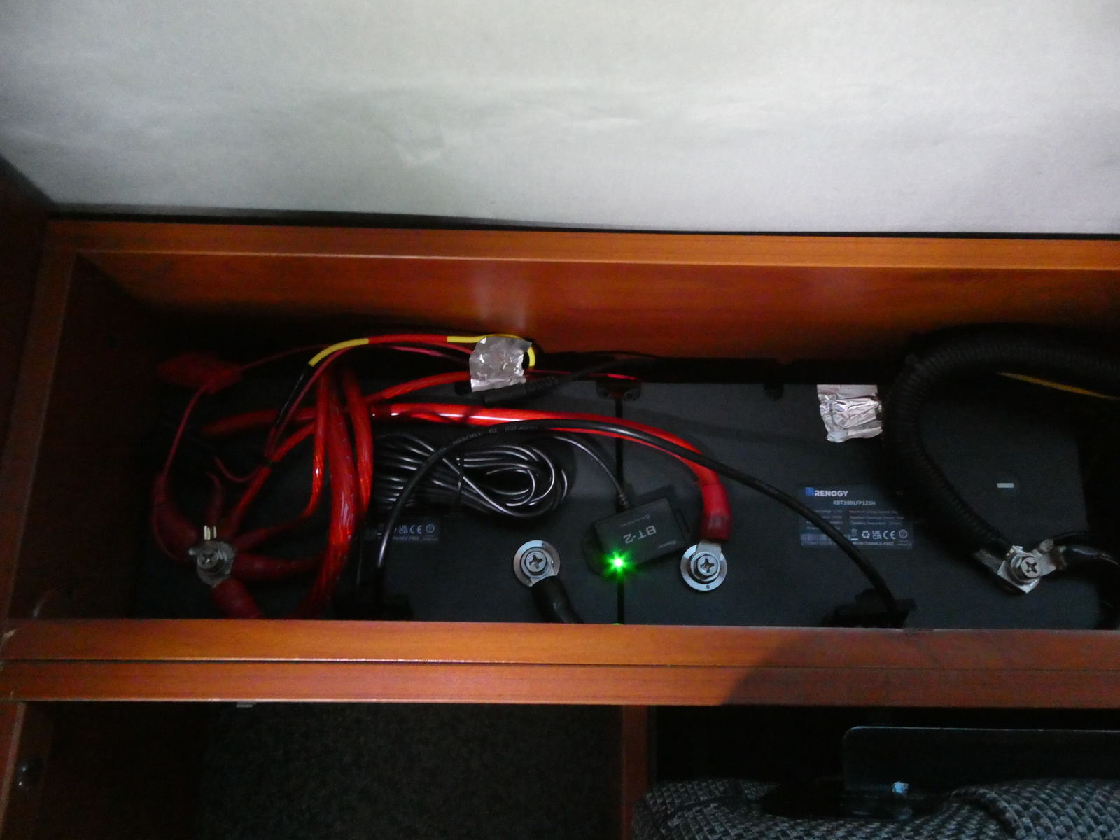 キャンピングカー バンコン ﾅｯﾂRV　ﾗﾃﾞｨｯｼｭ　4WD　FF　ﾘﾁｳﾑBT