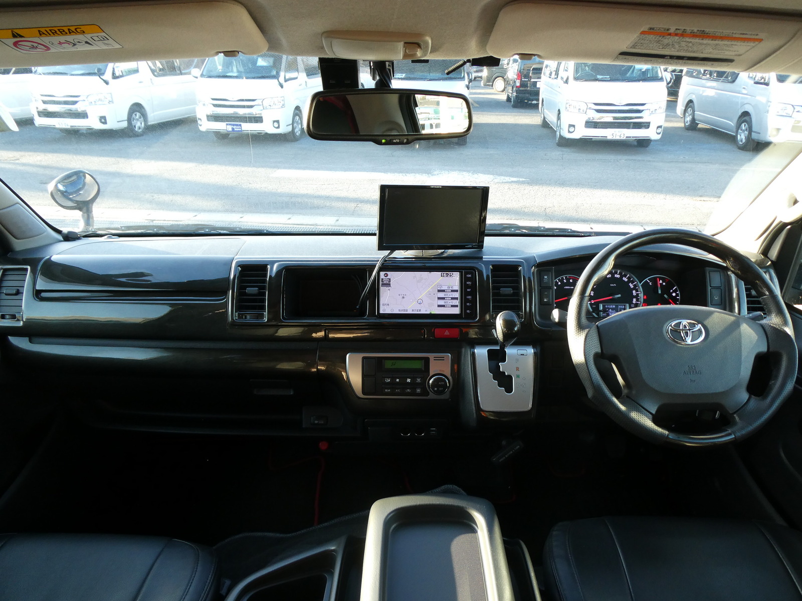 キャンピングカー バンコン ﾅｯﾂRV　ﾗﾃﾞｨｯｼｭ　4WD　FF　ﾘﾁｳﾑBT