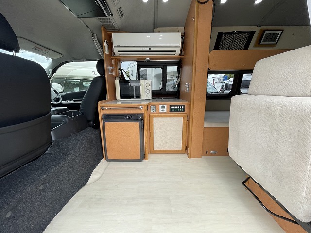 キャンピングカー バンコン ﾊｲｴｰｽ OMC 銀河 家庭用ｴｱｺﾝ ﾘﾁｳﾑ