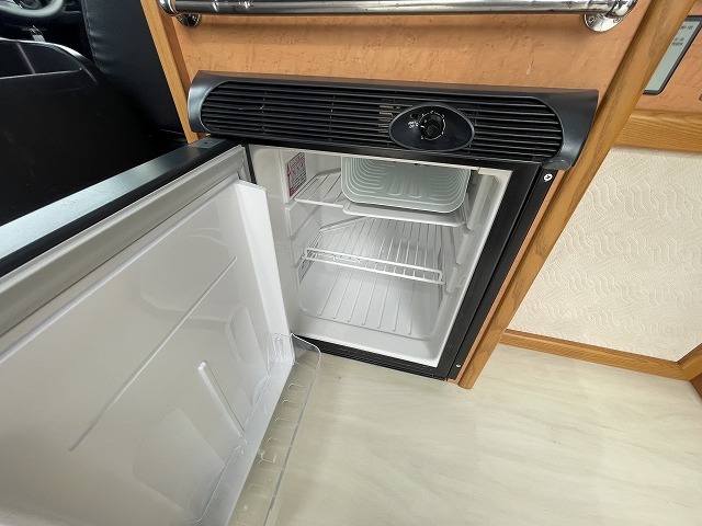 キャンピングカー バンコン ﾊｲｴｰｽ OMC 銀河 家庭用ｴｱｺﾝ ﾘﾁｳﾑ