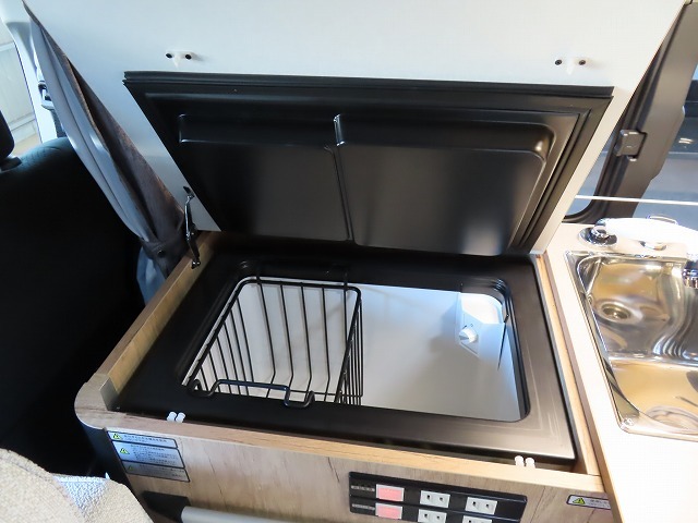 キャンピングカー バンコン ﾊｲｴｰｽ ﾅｯﾂRV ﾗﾃﾞｨｯｼｭ 4WD