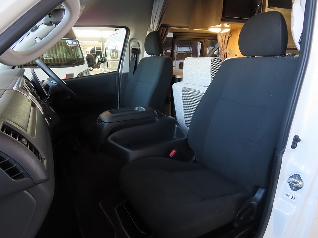 キャンピングカー バンコン ﾊｲｴｰｽ ﾅｯﾂRV ﾗﾃﾞｨｯｼｭ 4WD