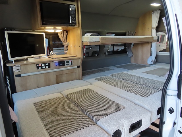 キャンピングカー バンコン ﾊｲｴｰｽ ﾅｯﾂRV ﾗﾃﾞｨｯｼｭ 4WD